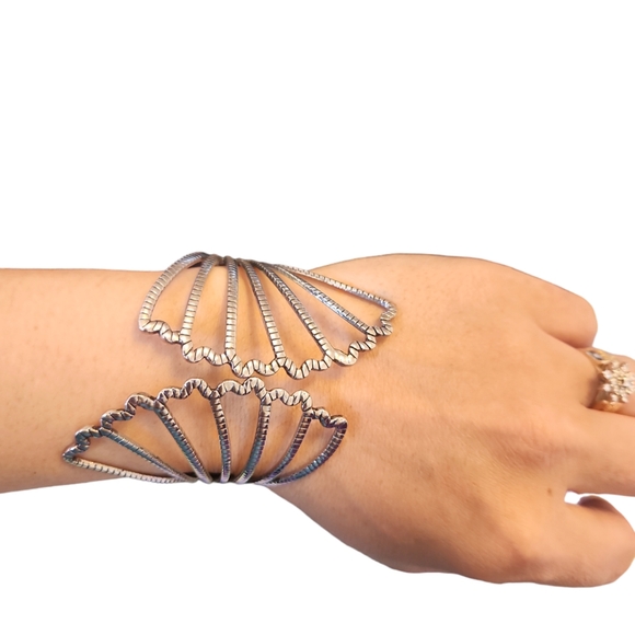 Butterfly wings bracelet - Picture 10 of 11